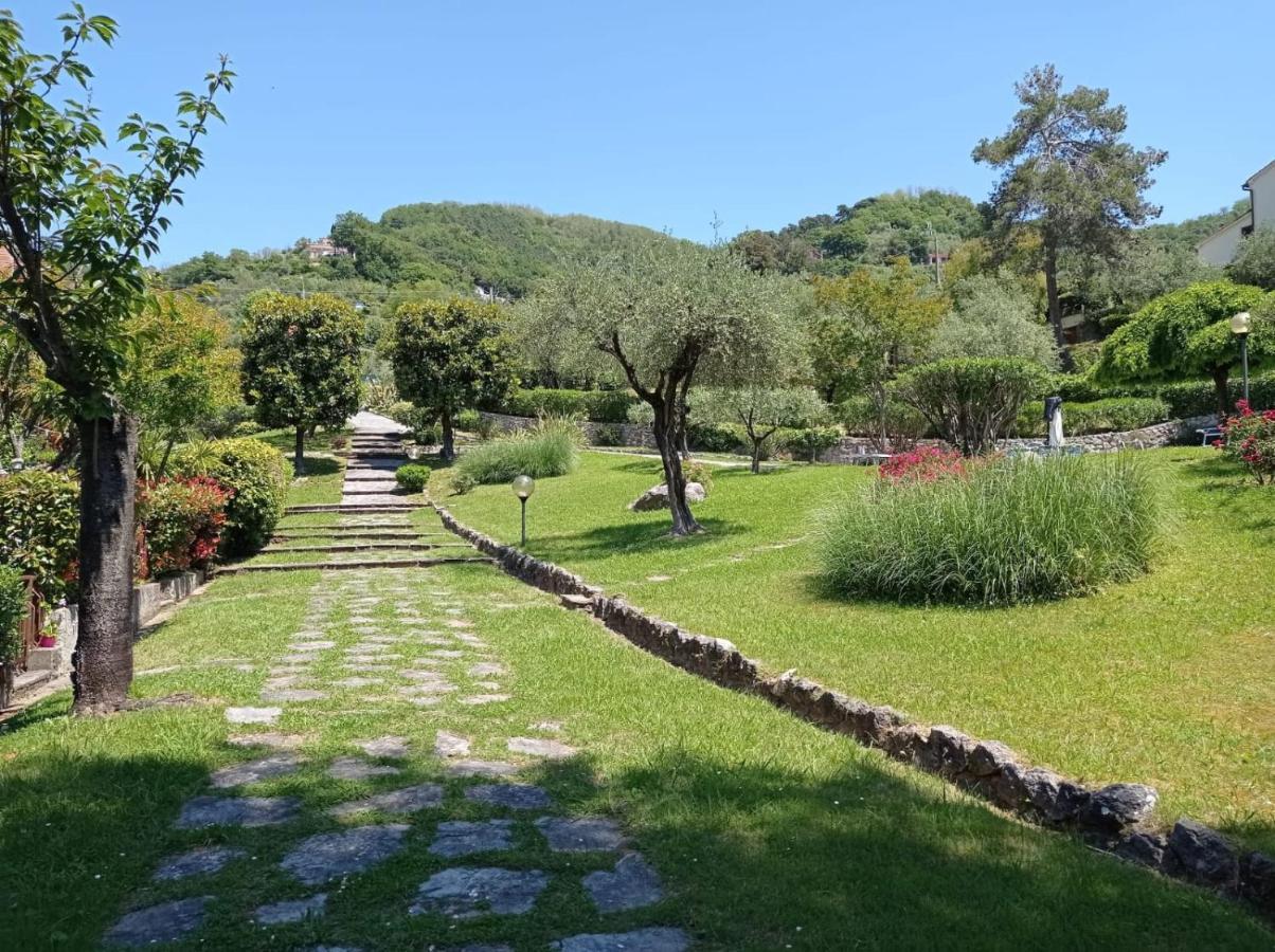 レーリチCasa Degli Uliviアパートメント エクステリア 写真